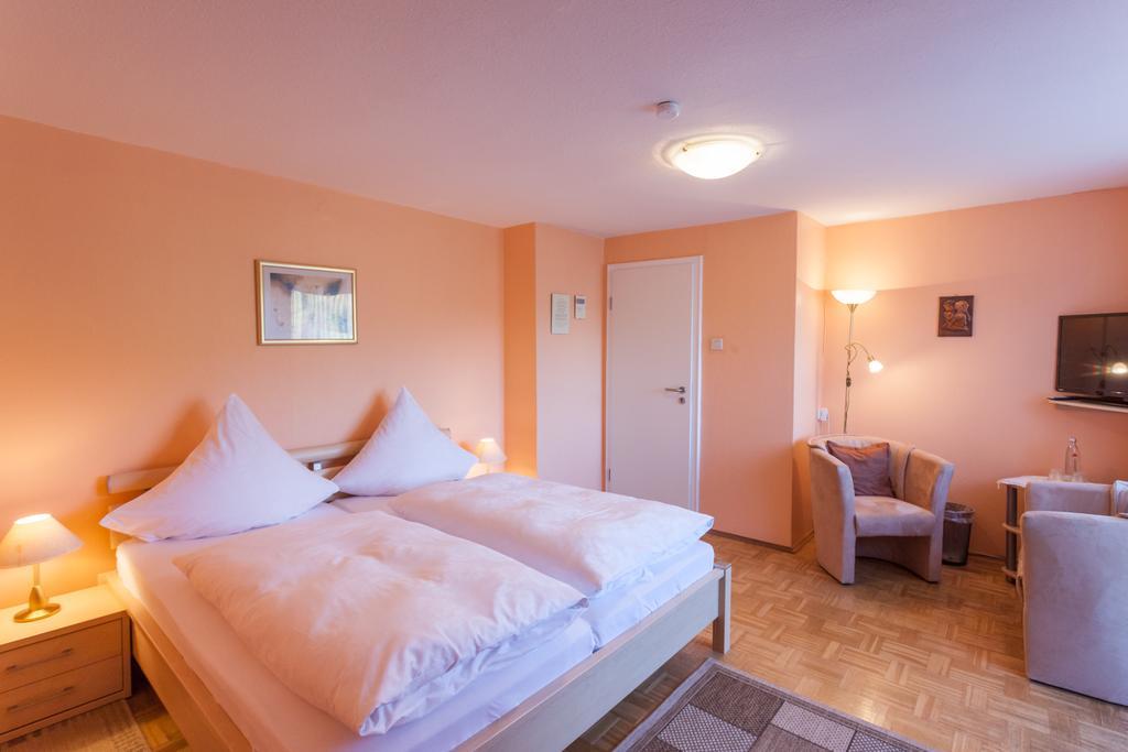 Haus Kesper-Brunen Hotell Willingen  Rom bilde